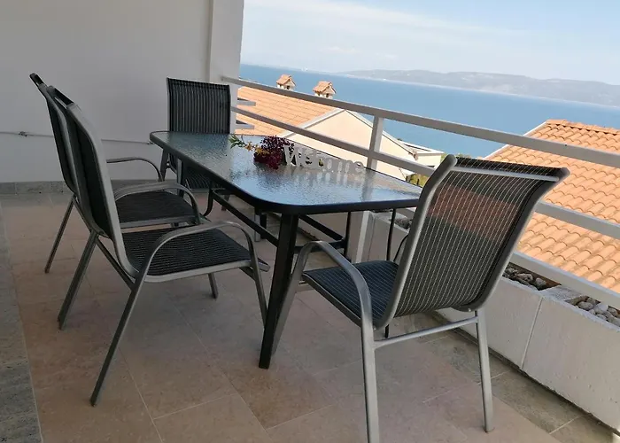 4 Roses Apartment