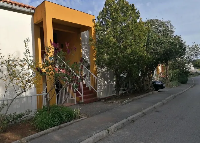 4 Roses Apartment