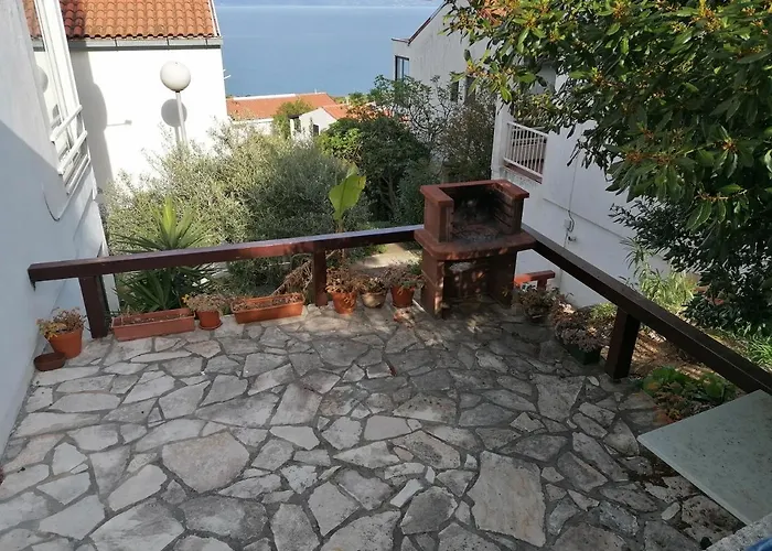 4 Roses Apartment